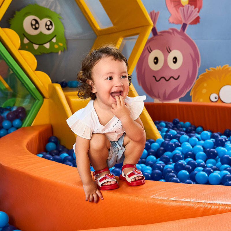 Sandália Infantil Pampili Chocomonstros Cacau Show Branca e Vermelha